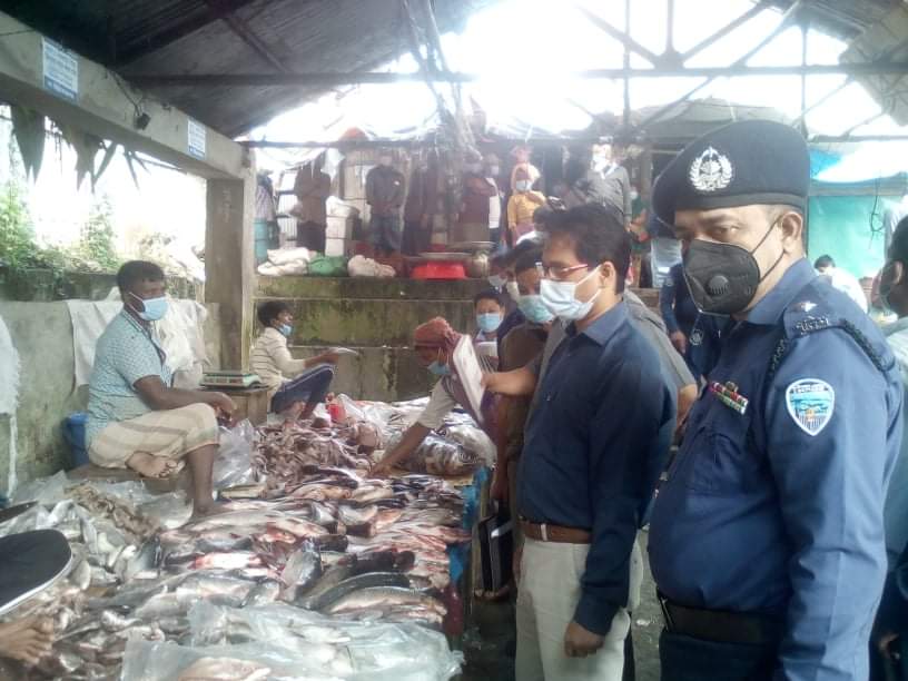 রাজস্থলীতে মাছে ক্ষতিকারক রং