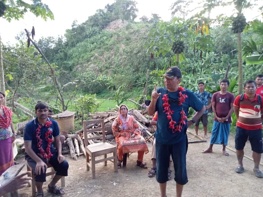 বিলাইছড়ির গাছ কাটাছড়া ঝর্ণা পরিদর্শনে ট্যুরিজম বোর্ডের প্রধান নির্বাহী