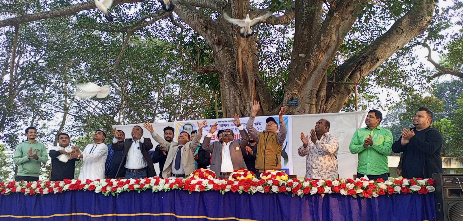 রাঙামাটিতে মরহুম হাজী আব্দুল বারী মাতাব্বর স্মৃতি শর্ট পিচ নাইট ক্রিকেট টুর্নামেন্ট উদ্বোধন 