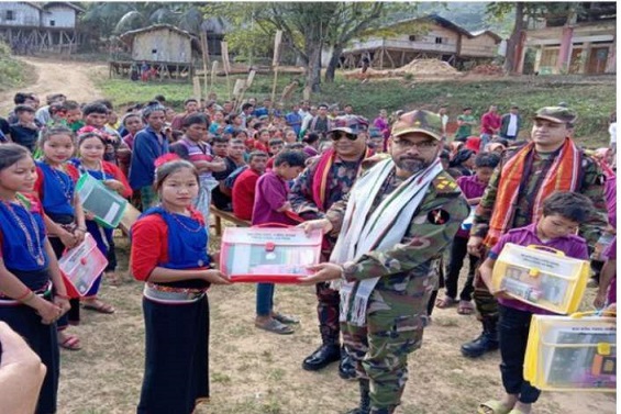 সেনা রিজিয়নের সহায়তা পেয়ে মহা খুশি দুর্গম পাহাড়ের শতাধিক পরিবার