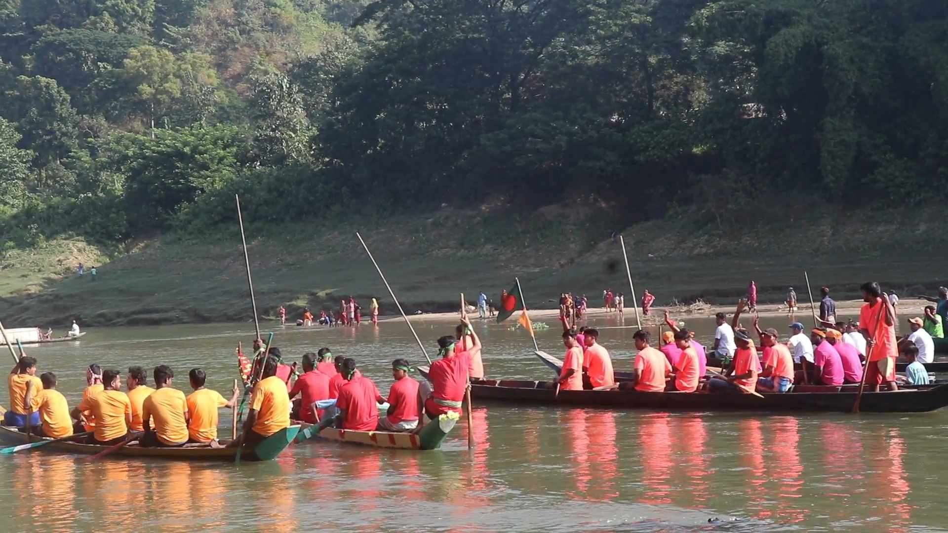 ১৫ বছর পর বান্দরবানে নৌকাবাইচ প্রতিযোগিতার আয়োজন 