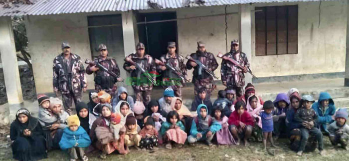 অবৈধভাবে অনুপ্রবেশ আলীকদমে নারী-শিশুসহ ৩৩ রোহিঙ্গা আটক