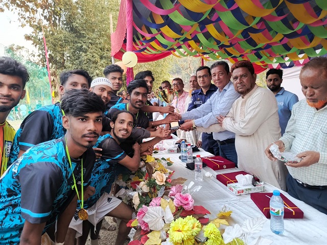 কাপ্তাইয়ে উন্মুক্ত মিনিবার ফুটবল টুর্নামেন্টে চ্যাম্পিয়ন কিং স্টার দল