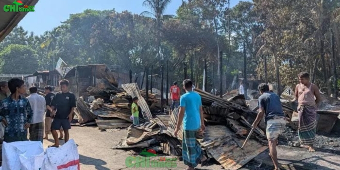 থানচিতে ভয়াবহ অগ্নিকাণ্ডে ১৩ দোকান পুড়ে ছাই