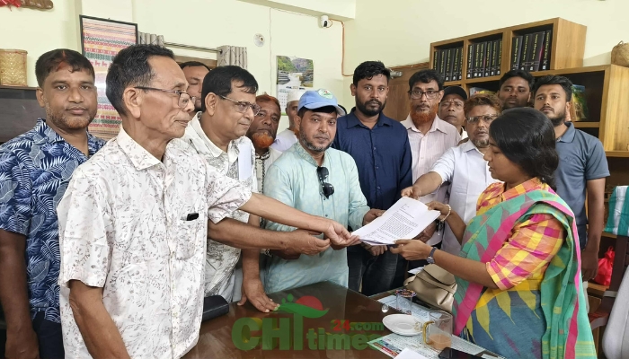 খাগড়াছড়ি জেলা প্রশাসক ও সিভিল সার্জনকে স্মারকলিপি প্রদান