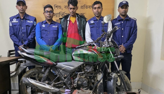 লংগদুতে পুলিশের জালে চোর, উদ্ধার বিপুল পরিমাণ চোরাই মালামাল