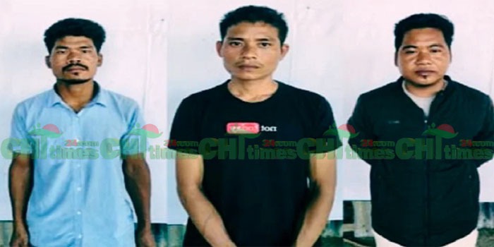 পাহাড়ে ৩ ভারতীয় নাগরিক আটক
