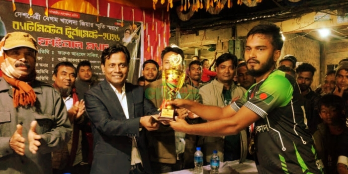রাজস্থলীতে খালেদা জিয়ার স্মরণে রাত্রিকালীন ব্যাডমিন্টন টুর্নামেন্ট অনুষ্ঠিত