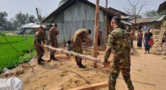 দুর্গম পাহাড়ে অসহায় গৃহহীন মানুষের পাশে জুরাছড়ি জোন