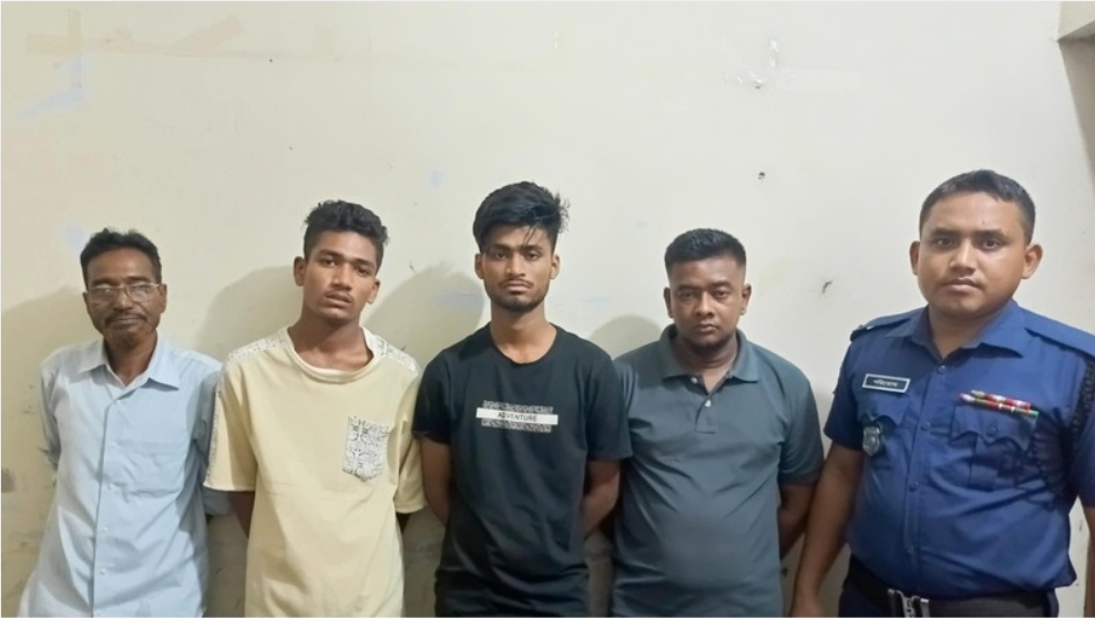 রাঙামাটিতে কোতয়ালী থানার বিশেষ অভিযানে গ্রেপ্তার ৪