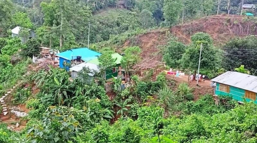 টানা বৃষ্টিতে রাঙামাটিতে পাহাড়ধসের শঙ্কা, ঝুঁকিপূর্ণদের দ্রুত আশ্রয় কেন্দ্রে যাওয়ার আহ্বান