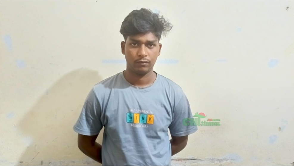 কোতয়ালী থানার বিশেষ অভিযানে ৫ লিটার চোলাই মদসহ গ্রেপ্তার- ১