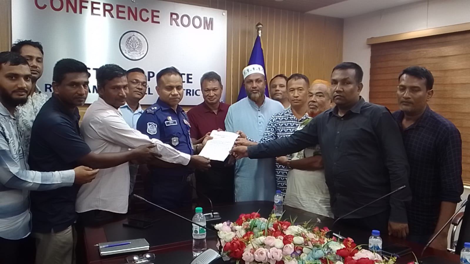 রাঙামাটি–রাজস্থলী সড়কে পিকআপ-জীপ চলাচলে বাধার অভিযোগ, নিরাপত্তা চেয়ে প্রশাসনের হস্তক্ষেপ কামনা