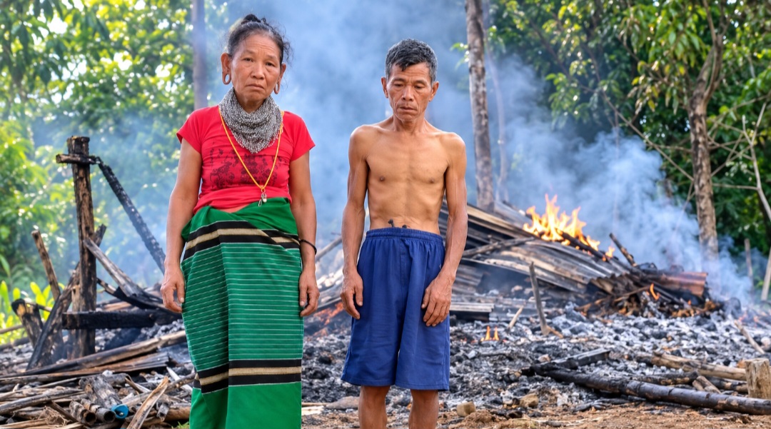 আগুনে পুড়ে ছাই স্বপ্নের ঘর, নিঃস্ব ৭৩ বছরের বিশ্বমিত্র ত্রিপুরা